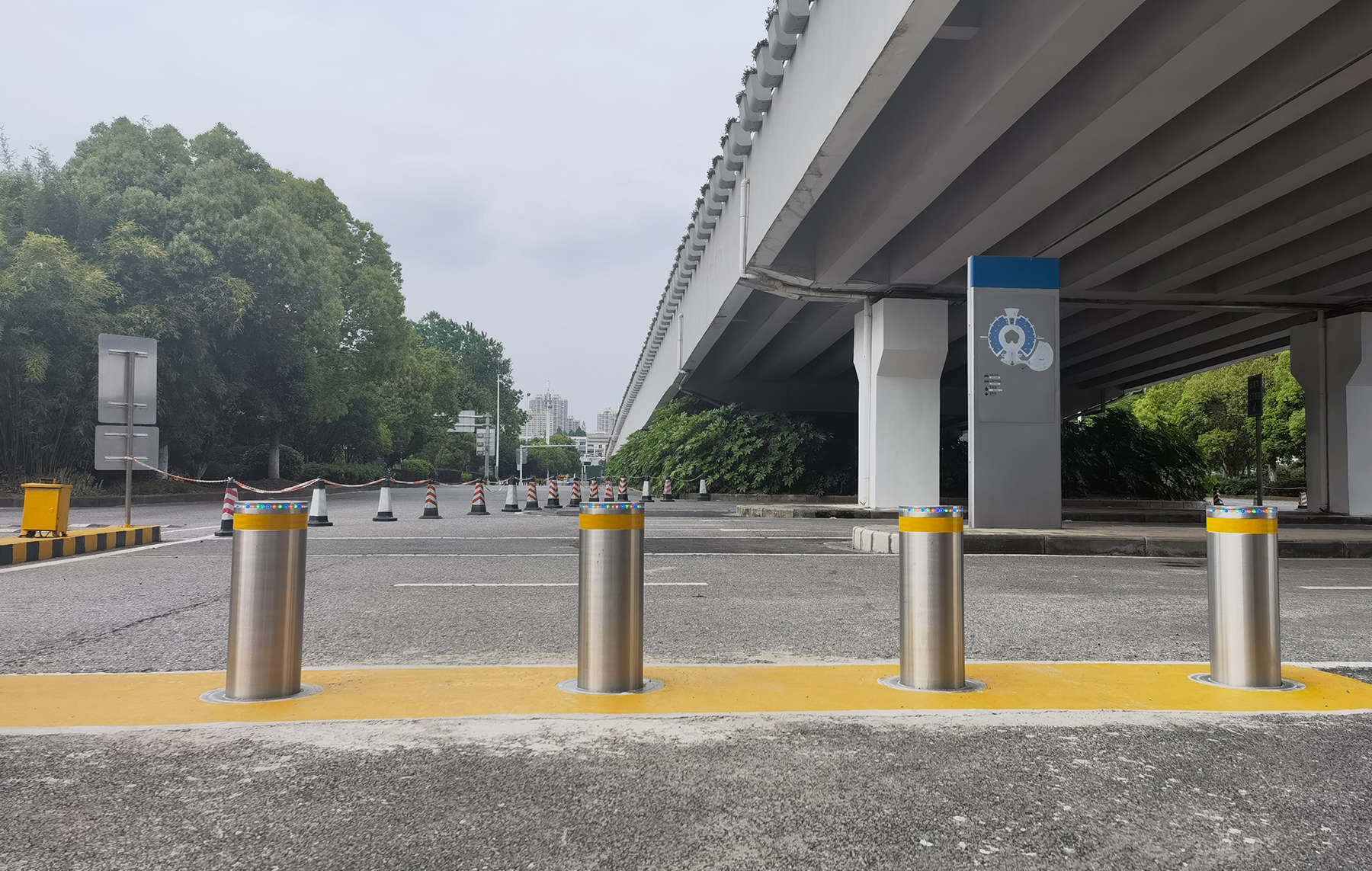 全自(zì)動升降柱解決方案